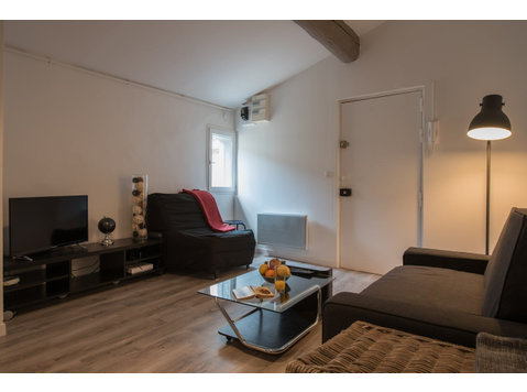Grand Rue Jean Moulin, Montpellier - Apartments