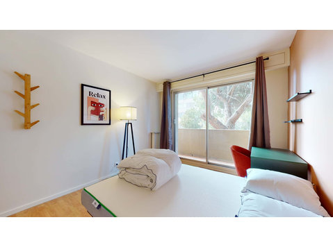 Montpellier Flahault - Private Room (1) - דירות