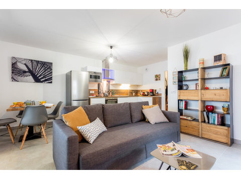 Rue Ray Charles, Montpellier - Apartments