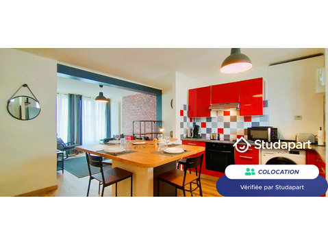 :)


**ENGLISH**
Private room for rent in a fully furnished… - À louer