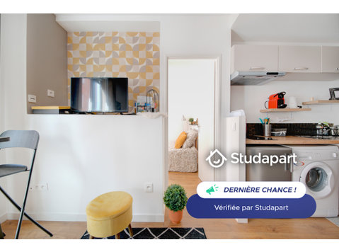 Appartement Type 2 avec salon, coin cuisine et chambre… - À louer