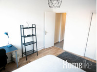 Nice spacious room - 14m² - TO10 - Camere de inchiriat
