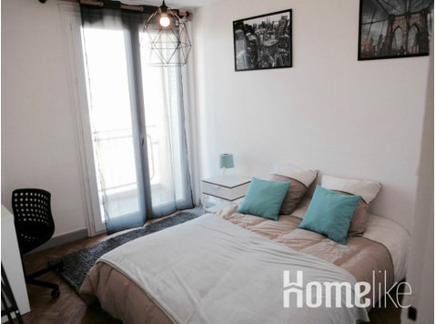 Warm and bright room - 13m² - TO5 - Flatshare