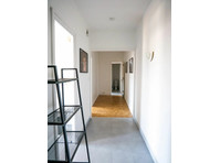 Co-Living : Coziness Furnished 14m² Bedroom - השכרה