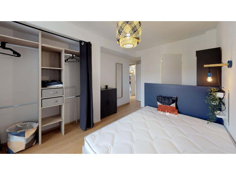 3 - NIMES - Appartements