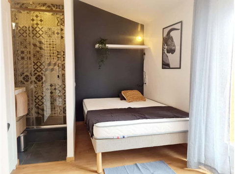 Chambre 1 - AMIDONNIERS B - Appartements