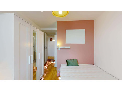 Chambre 2 - BONNAT M - Apartments