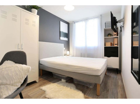 Chambre 2 - BRAVES - Apartments