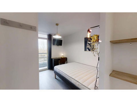 Chambre 2 - FORBIN P - Appartements