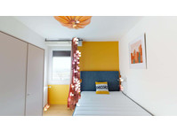 Chambre 2 - ROQUEMAUREL - Apartments