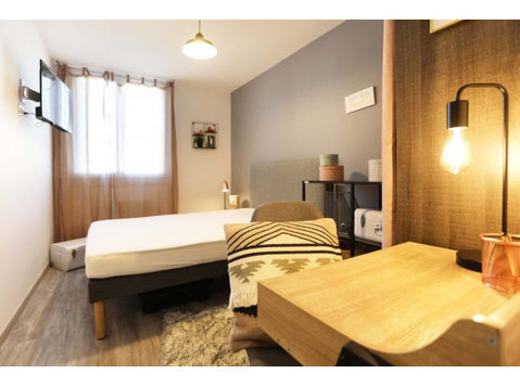 Chambre 3 - BRAVES - Apartments