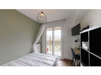 Chambre 5 - SAULES - Appartements