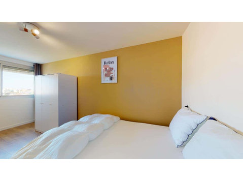 Toulouse Cugnaux - Private Room (4) - Apartamente