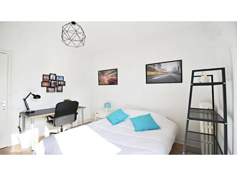 Very luminous room  12m² - Apartments