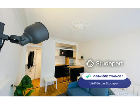 Cet appartement confortable comprend deux pièces et peut… - Til Leie