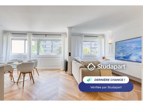 Un coup de cœur assuré pour cet appartement alliant… - À louer