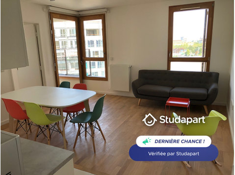 We present an exclusive 1-bedroom apartment with a large… - À louer