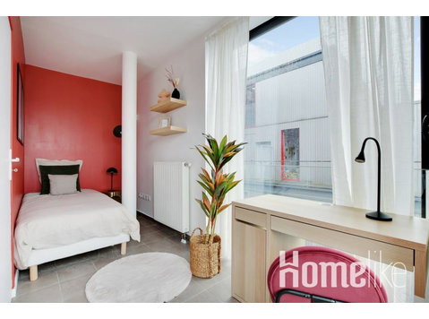 Move into this cozy 9 m² room in a Parisian duplex coliving… - Flatshare