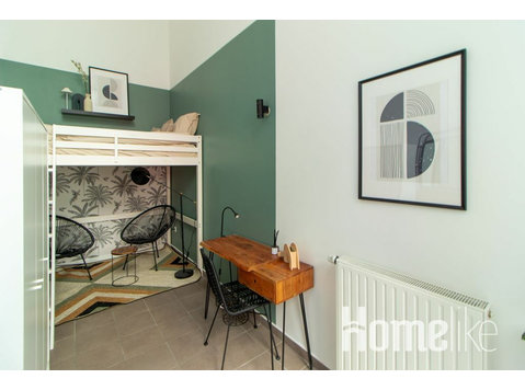 Rent this 11 m² in coliving room with mezzanine in Paris -… - Flatshare