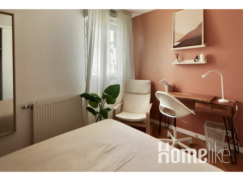Warm-style 11 m² bedroom for rent in coliving near Paris -… - Flatshare