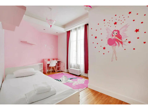 155m² apartment in the 17th arrondissement of Paris. - Disewakan