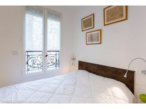 Apartment in a quiet area near the Place des Abbesses - For Rent
