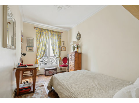 Avenue Bosquet cosy apartment - For Rent