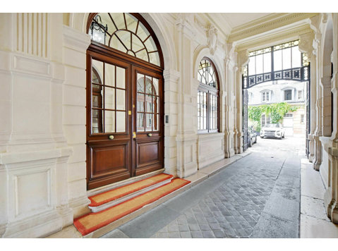 Beautiful 1BDR in a former mansion - Dauphine / 16e - For Rent