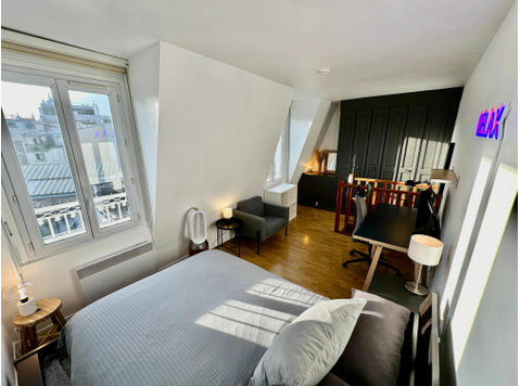 Schönes Duplex mit atemberaubendem Blick auf die Dächer von… - Zu Vermieten