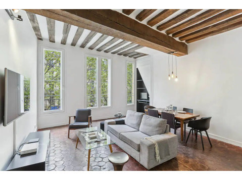 Bright flat in the heart of Saint-Germain - For Rent