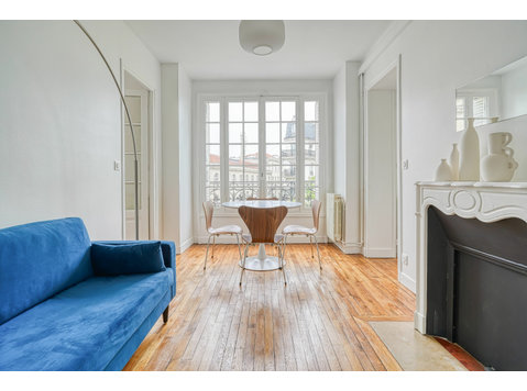 Charming 2-Bedroom Furnished Apartment Near Montmartre - Aluguel