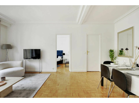 Charming and Spacious Apartment in the Heart of Paris with… - Zu Vermieten