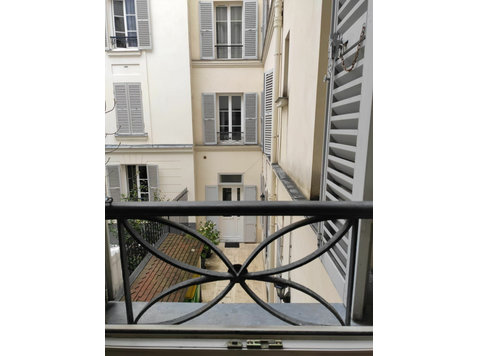 Charming bright 2-room apartment - Batignolles - For Rent