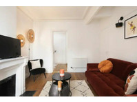 Charming, cozy & neat studio in Montmartre - For Rent