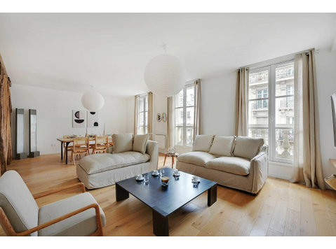 Cosy apartment in the heart of Paris - For Rent