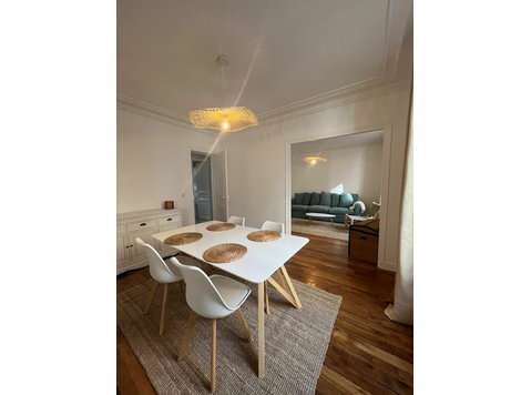 Cute, beautiful apartment for 4 people next to eiffel tower -  வாடகைக்கு 