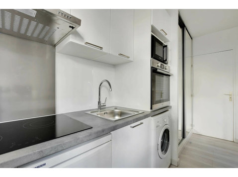 Elegant 26m² studio with equipped kitchen, bathtub, and… - Do wynajęcia