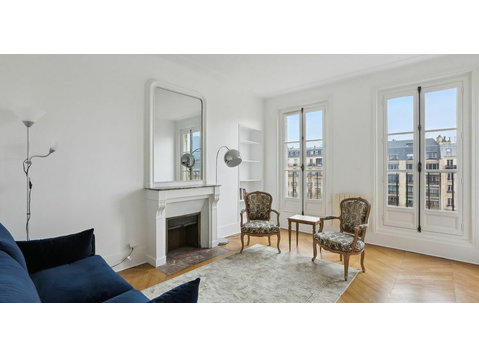 Elegant & Spacious Parisian Apartment with Stunning Views… - کرائے کے لیۓ
