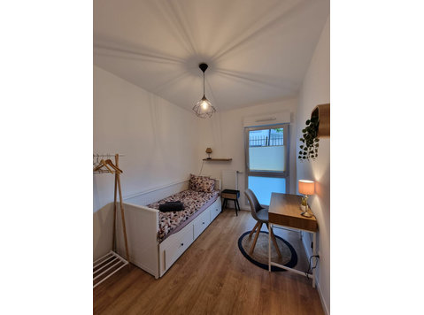 Elegant & quiet 2 bedrooms apartment with terrasse - Kiralık