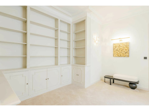 Exceptional apartment - Trocadéro/16th arrondissement - For Rent
