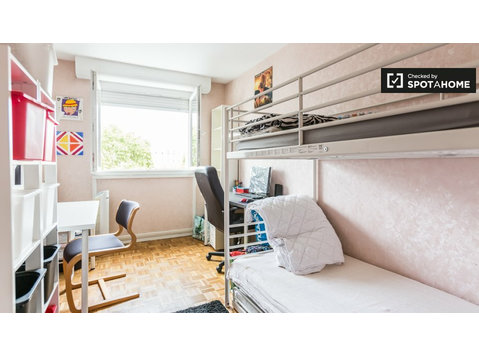 Möbliertes Zimmer in einer Wohnung in Asnières-sur-Seine,… - Zu Vermieten