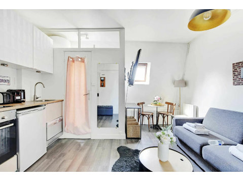 Lovely studio with a view of the Eiffel Tower - For Rent