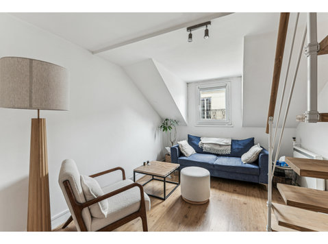 Magnifique Appart Paris Duplex Métro 2Pers - For Rent