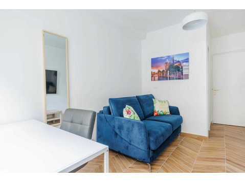 Modern 18m2 studio apartment in the 16th arrondissement of… - Kiralık