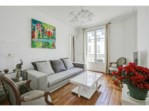 Quiet apartment in the heart of the 15e - For Rent