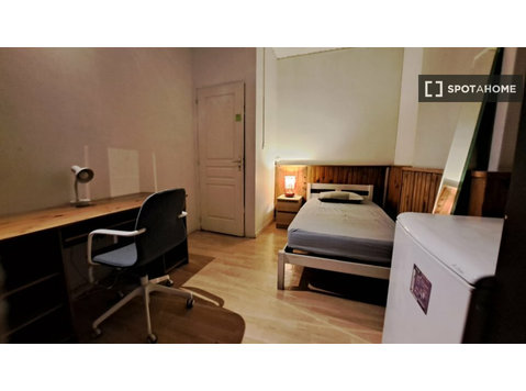 Salle de détente dans un appartement de 3 chambres à Paris - À louer