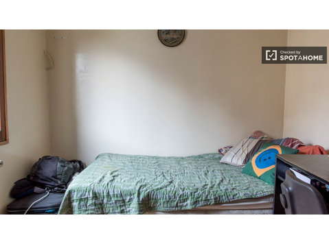 Relajante habitación en el apartamento en Vanves, París - Alquiler