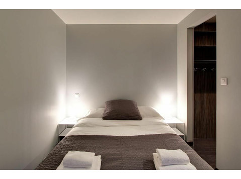 Rental Furnished apartment - 2 rooms - 35m² - Montorgueil - Te Huur
