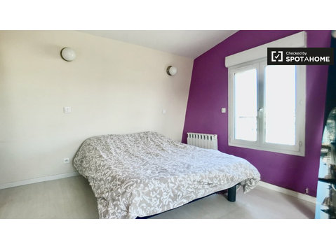 Quarto para alugar em casa de 4 quartos em Choisy-Le-Roi - Aluguel