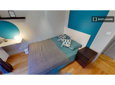 Quarto para alugar em apartamento de 5 quartos em Paris - Aluguel